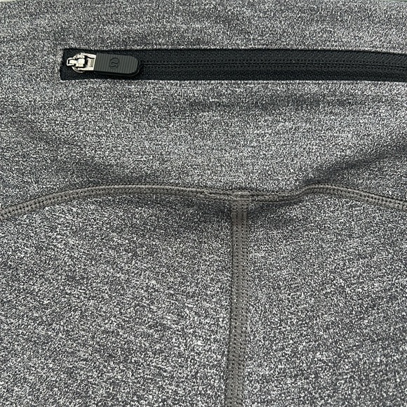 Lululemon Speed Up Tight 28” Heathered Black First Release Size 2 - Picture 9 of 10